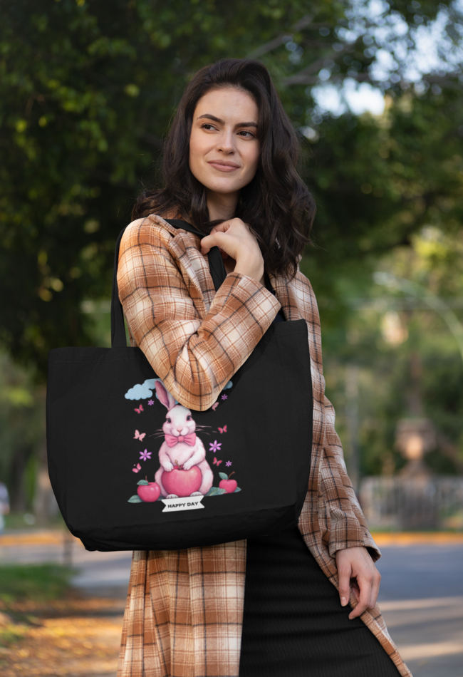 A BEAUTIFUL LADY CARRYING A LARGE TOTE BAG OF TRENDYATRI