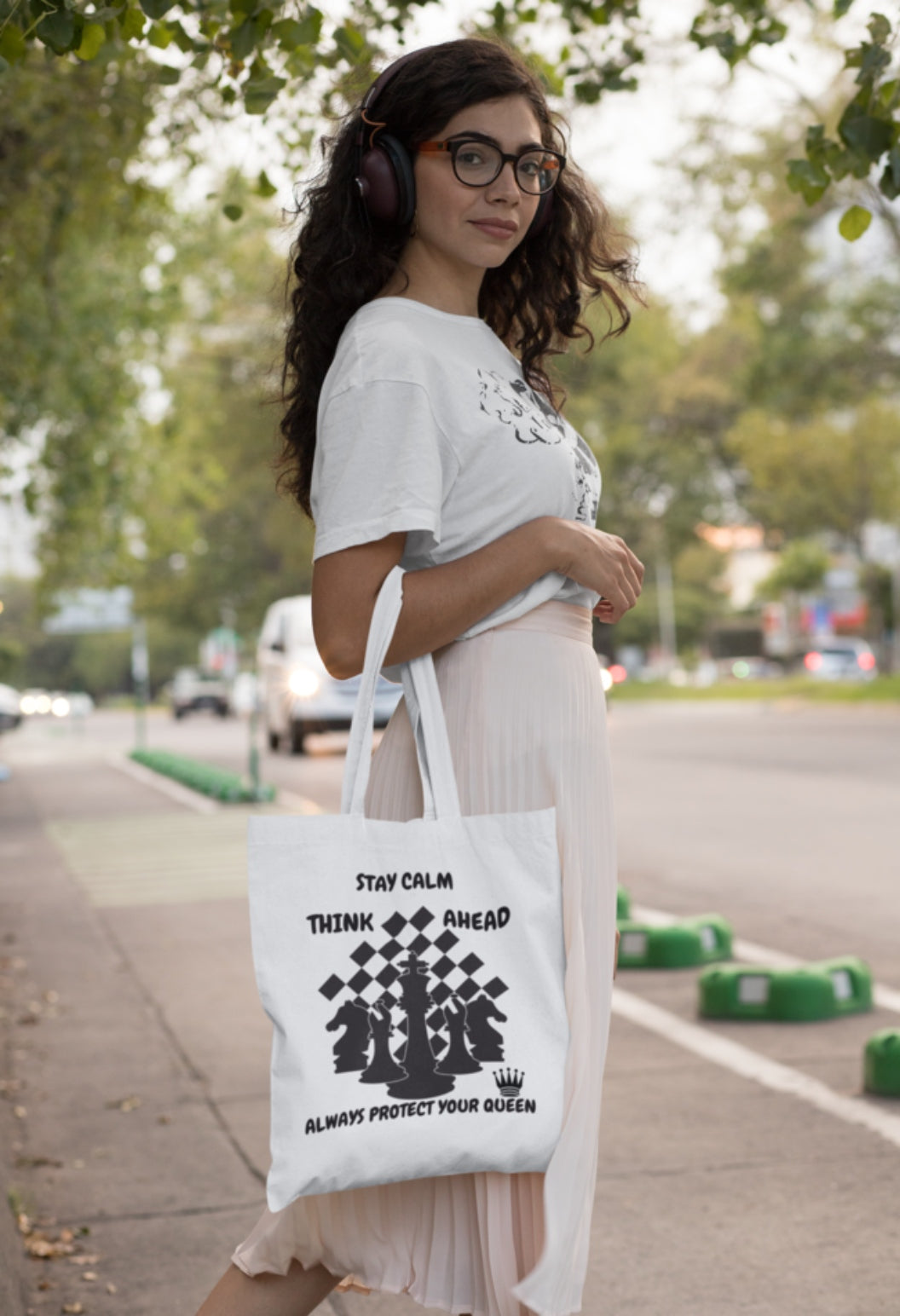 QUEEN OF CHESS TOTE BAG