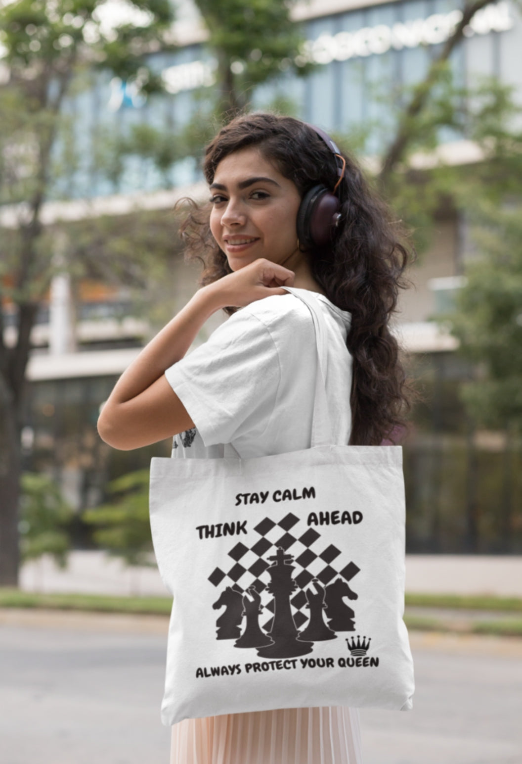 QUEEN OF CHESS TOTE BAG